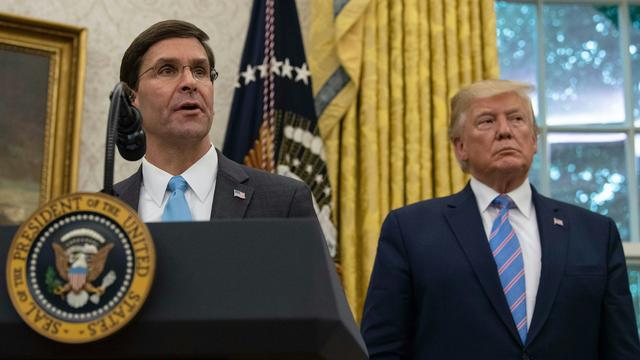 Le ministre de la Défense Mark Esper a été limogé par Donald Trump, deux jour après l'annonce de la défaite de ce dernier à la présidentielle. [AFP - Nicholas Kamm]