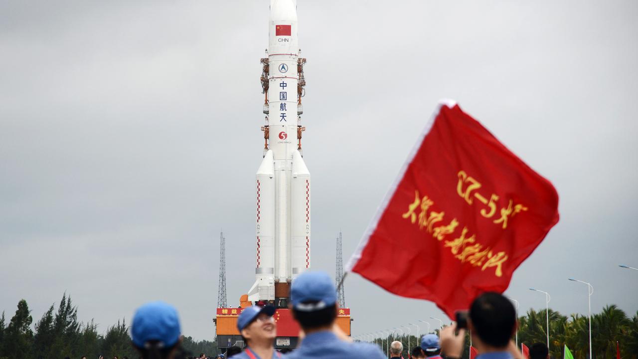 La fusée chinoise Long March 5 (ici en décembre 2019) doit emporter l'orbiteur, l'atterrisseur et le rover de la mission Tianwen-1 [Reuters - China Daily]
