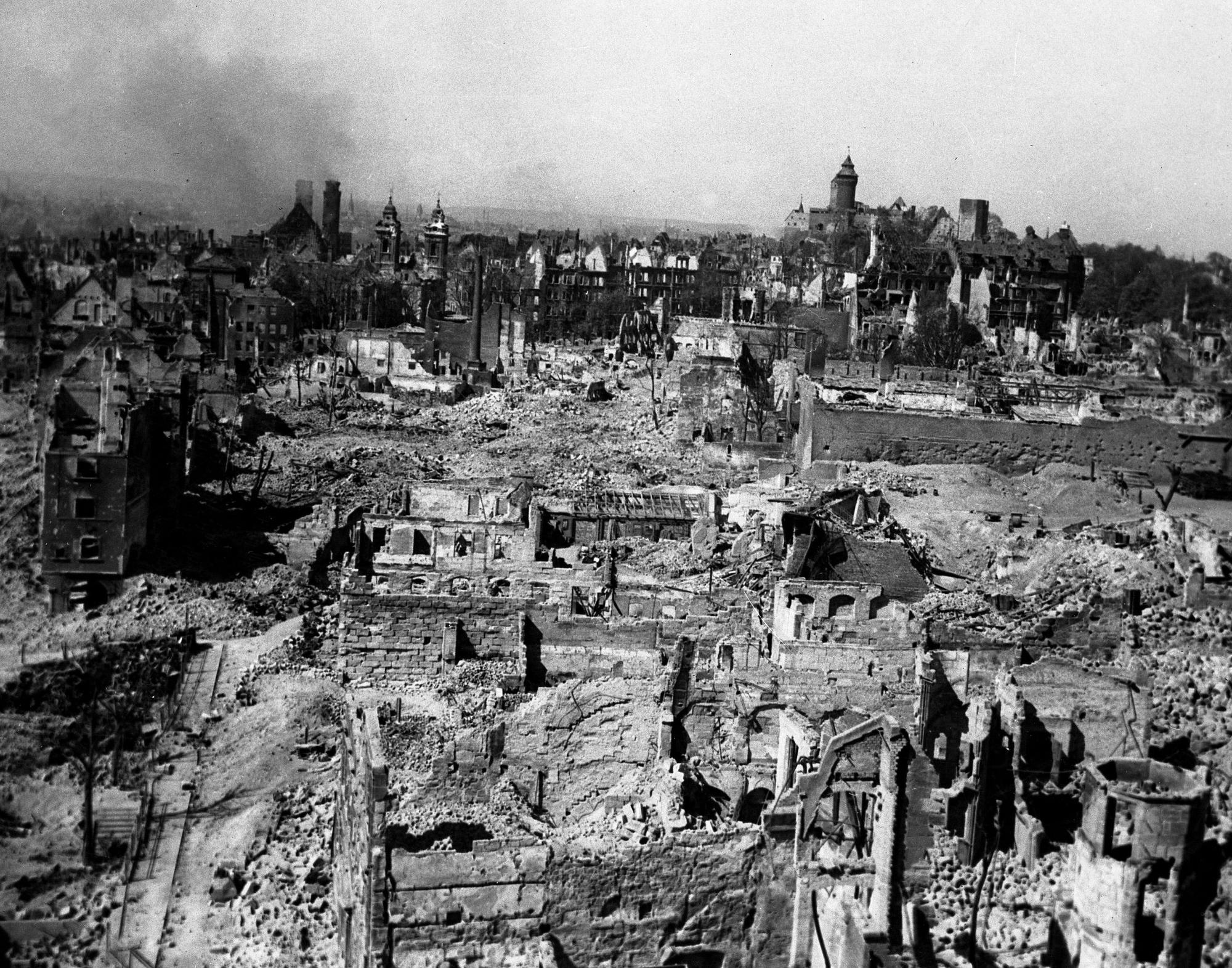 Nuremberg en ruines le 20 avril 1945. [Leemage via AFP - Usis-Dite/Leemage]