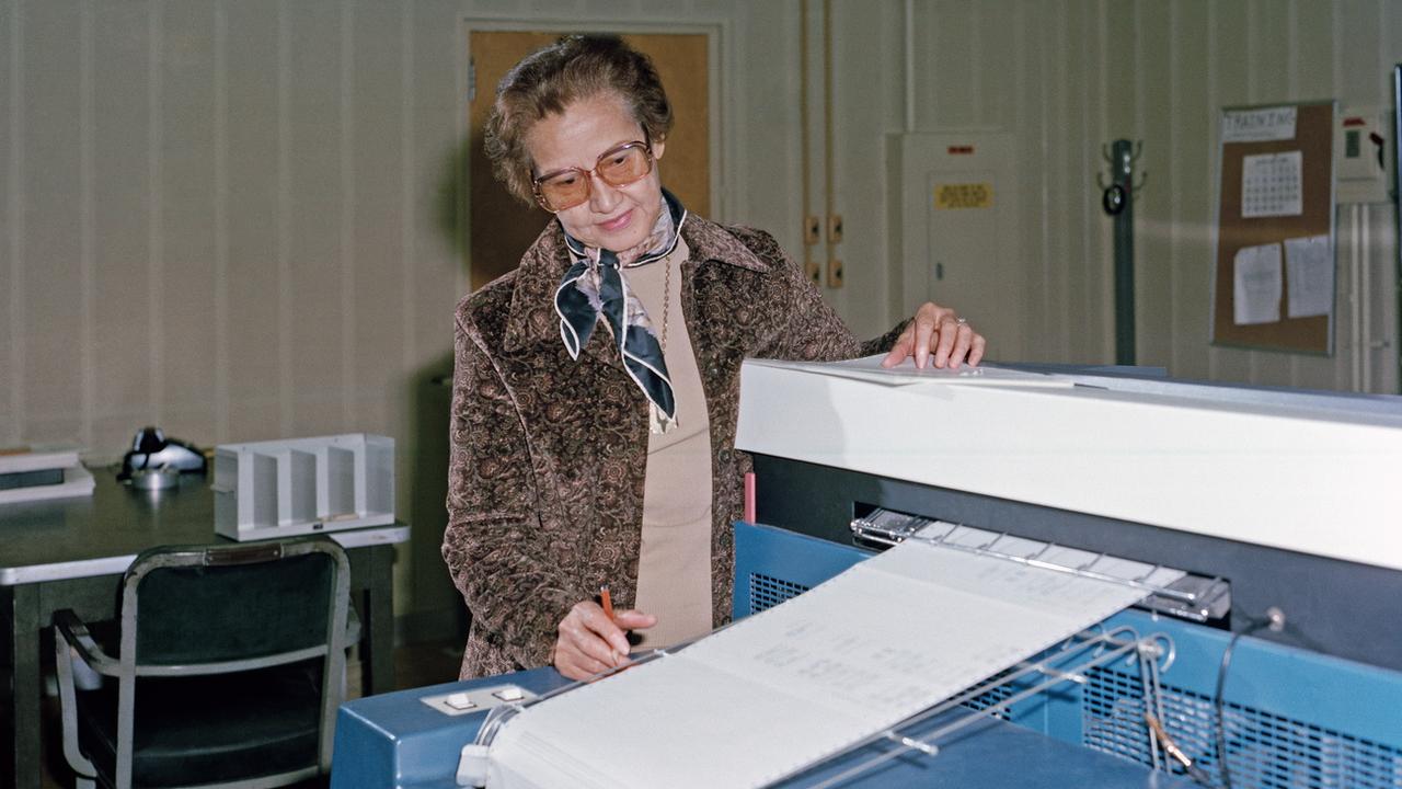 Katherine Johnson a participé aux calculs du vol d'Alan Shepard, le premier Américain à se rendre dans l'espace. [Keystone - EPA/NASA]