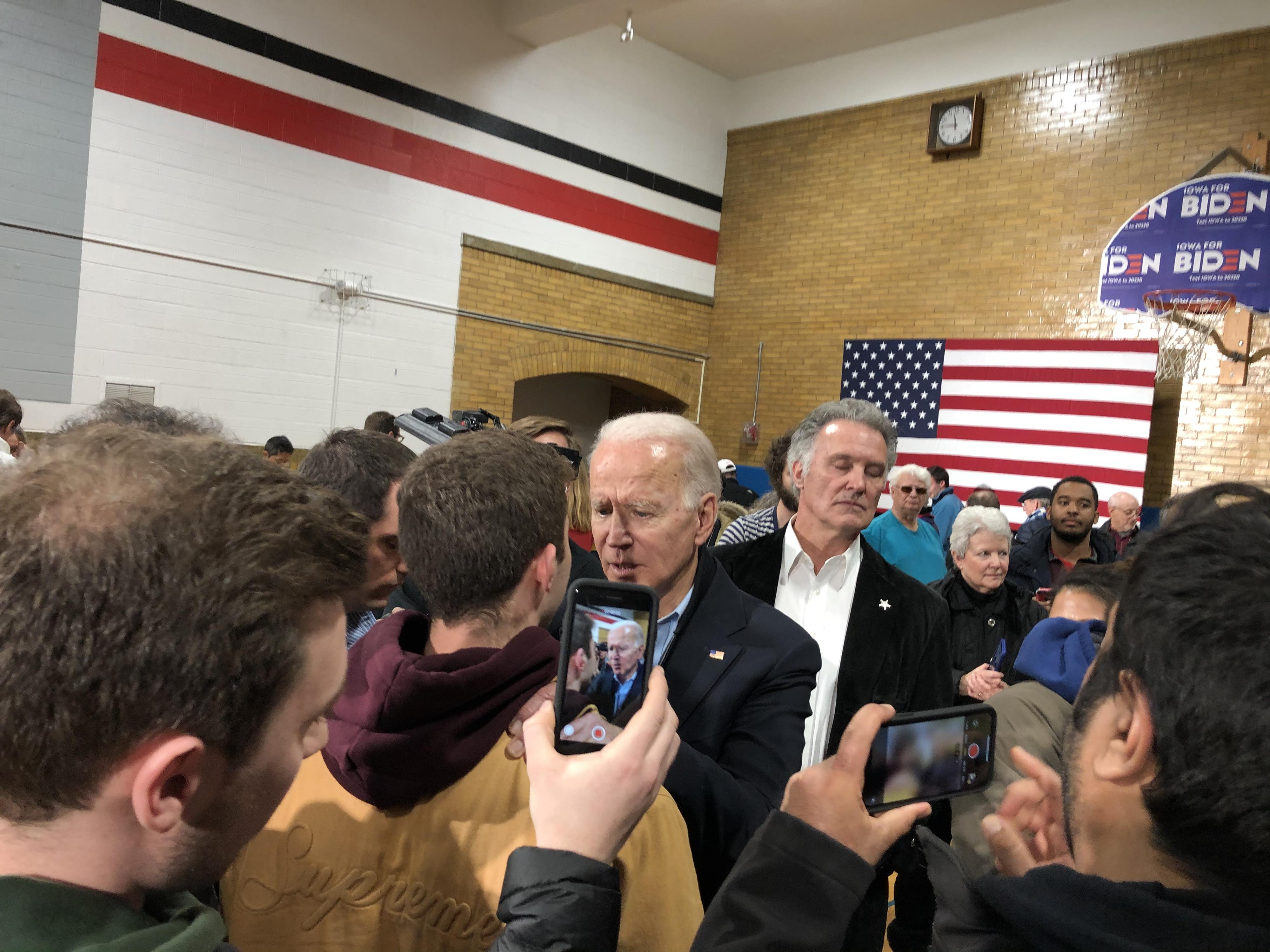 Le candidat démocrate Joe Biden lors d'un meeting politique en Iowa. [RTS - Raphael Grand]