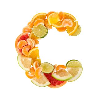 La vitamine C. [Depositphotos - belchonock]