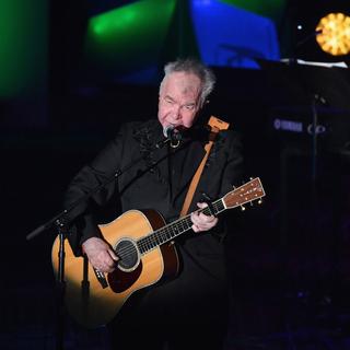 Le chanteur folk américain John Prine meurt à 73 ans du coronavirus [Angela Weiss]