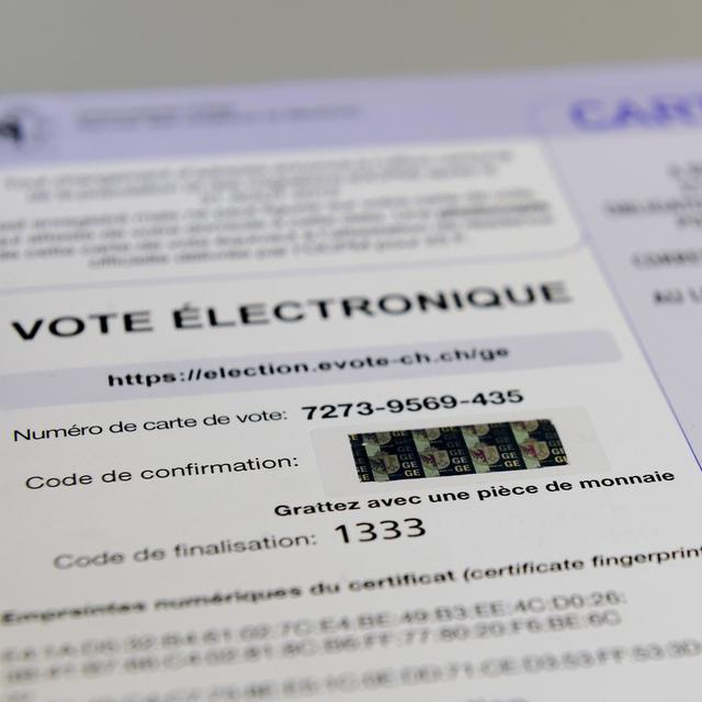 Sécurité, transparence et contrôle indépendant sont cruciaux pour le vote électronique en Suisse. [Keystone - Martial Trezzini]