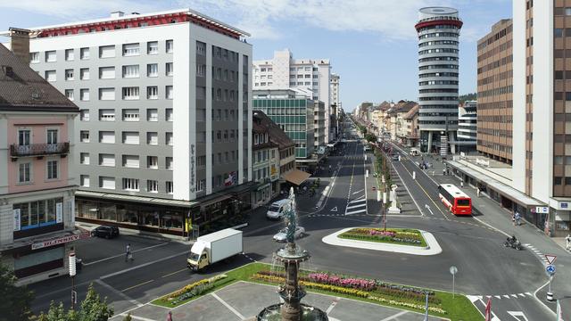 Une vue de l'avenue Léopold-Robert à La Chaux-de-Fonds. [Keystone - Gaetan Bally]