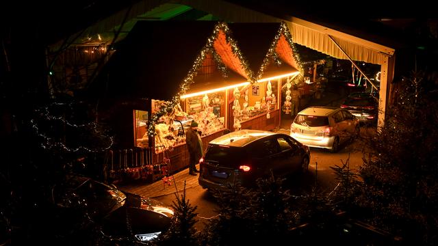 Le marché de Noël en drive-in de Landshut, dans le sud de l'Allemagne, le 26 novembre 2020. [AFP - Christof Stache]