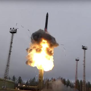 Le lancement d'un des nouveaux missiles hypersoniques Avangard, une arme développée dans le cadre du programme de modernisation de l'arsenal nucléaire russe. [Ministère de la Défense russe]