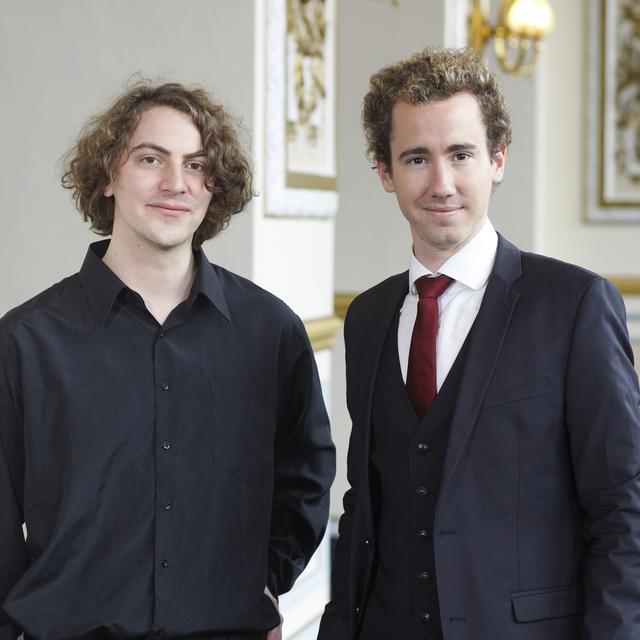 Le pianiste Tristan Raës (gauche) et le ténor français Cyrille Dubois (droite). [test.cyrille-dubois.fr - DR]