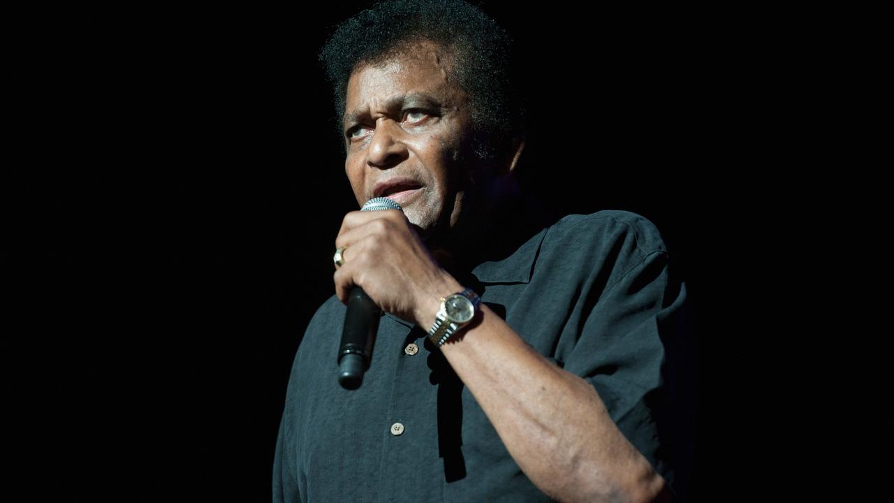 Le chanteur Charley Pride lors d'une performance live en 2015. [AFP - Erika Goldring]