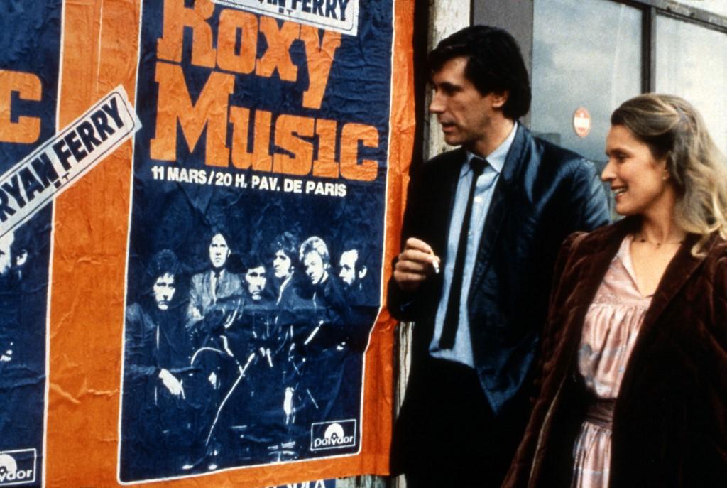 Le chanteur britannique Bryan Ferry fait l'acteur au côté de Marie-Christine Barrault dans "Petit déjeuner compris" (1980), film français de Michel Berny. [AFP - antenne 2/ Collection Christophe]