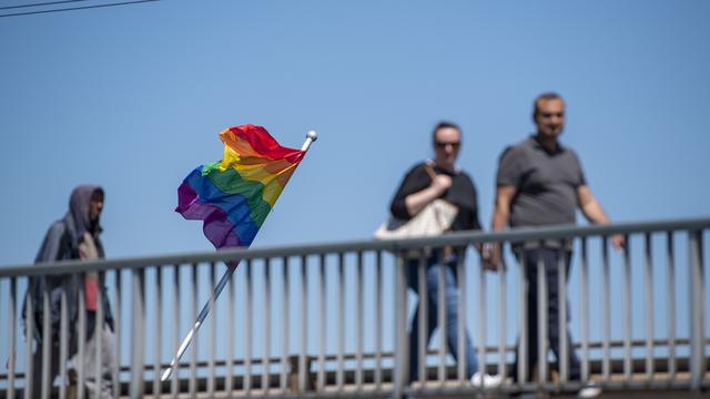 En raison du Covid-19, la Pride 2020 devrait être organisée en septembre et sous un format différent. [Keystone - Martial Trezzini]