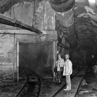 La branche du tunnel ferroviaire de la Furka qui mène à Bedretto, au Tessin (ici lors de la construction du tunnel en 1980). Elle n'a finalement jamais vu passer de train, mais est maintenant utilisée pour des tests de géothermie. [Keystone - Str]