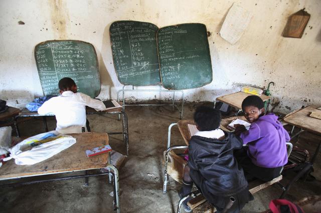 Une école du village de Mwezeni, dans la province du Cap oriental en Afrique du Sud [REUTERS - Rayan Gray]