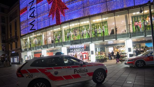 L'agression a été perpétrée à l'intérieur de la succursale Manor du centre de Lugano. [EPA/Keystone - Pablo Gianinazzi]