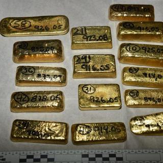 De l'or saisi par les autorités des Îles Caïman. [National Crime Agency (NCA)]