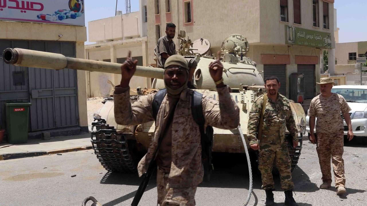 Membres des forces du GNA Tarhouna, près de Tripoli, début juin 2020. [EPA/Keystone - Str]