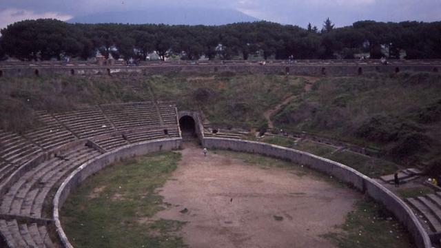 L'amphithéâtre de Pompéi (Italie) [Wikipédia - Immanuel Giel]