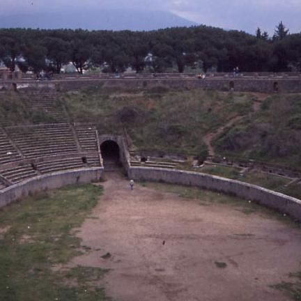 L'amphithéâtre de Pompéi (Italie) [Wikipédia - Immanuel Giel]