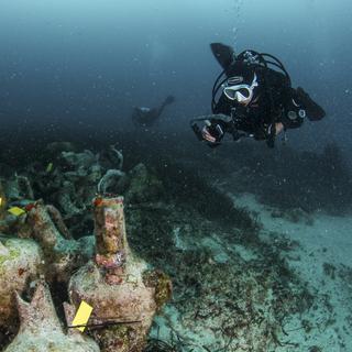Au large de l'île d'Alonissos, en Grèce, des milliers d'amphores peuvent êtres contemplées par les visiteurs du premier musée sous-marin d'Europe. [AFP - Y. Issaris]