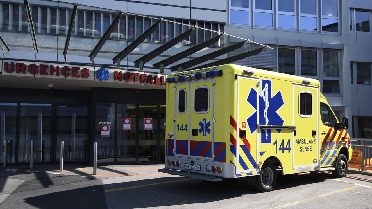La pandémie de coronavirus accélère la réorganisation de l'Hôpital fribourgeois. [Keystone - Anthony Anex]