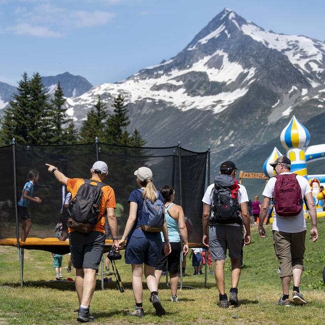 Les touristes étrangers devraient être plus nombreux cet été en Suisse. [Ti-Press/Keystone - Davide Agosta]