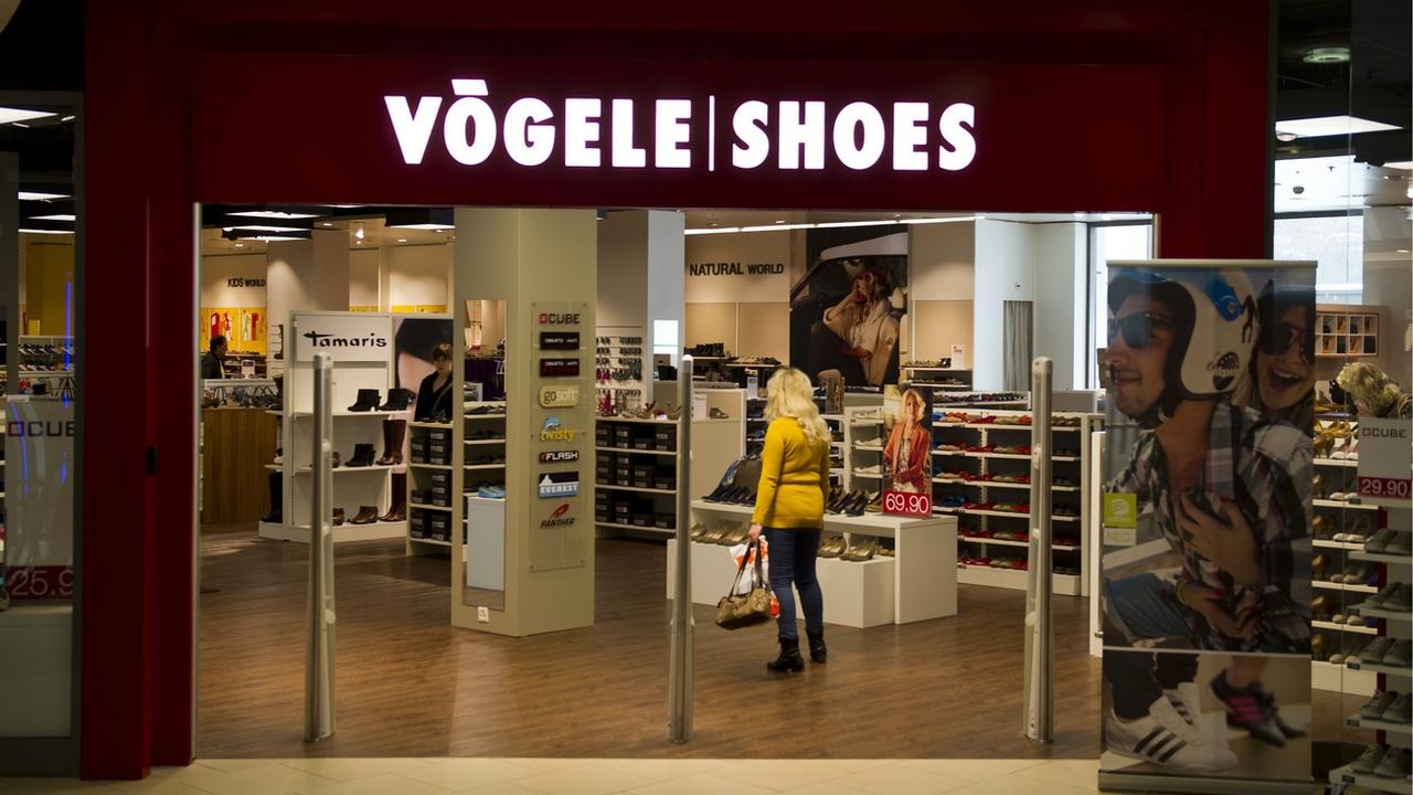 Vögele Shoes va fermer une soixantaine de filiales. [Keystone - Sigi Tischler]