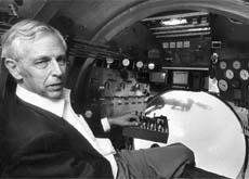 Jacques Piccard dans le "F.A.-Forel". [RTS]