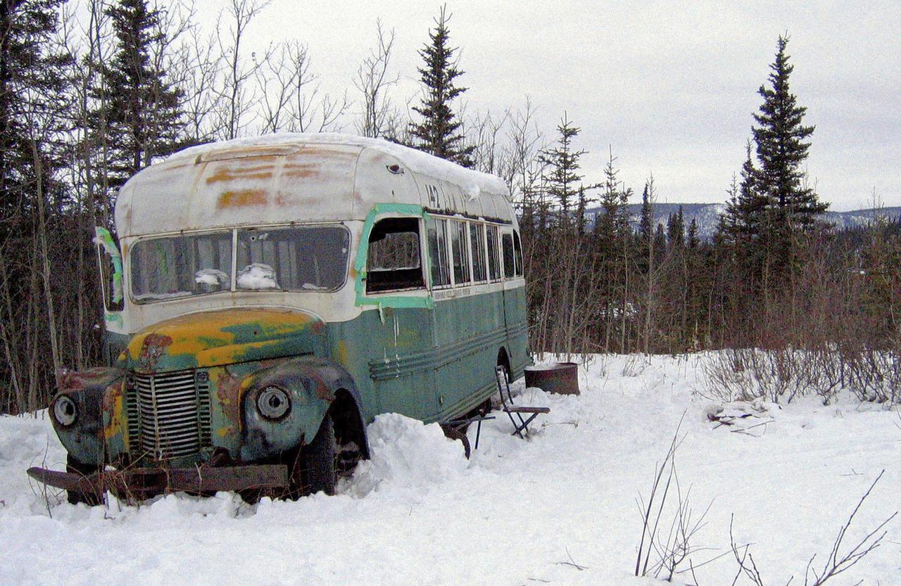 Une image du "Magic Bus", prise en 2006 en Alaska. [Keystone - AP Photo/Jillian Rogers]