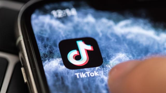 Donald Trump veut interdire aux Etats-Unis le réseau social TikTok, soupçonné par Washington de pouvoir être utilisé par le renseignement chinois. [Keystone/epa - Hayoung Jeon]