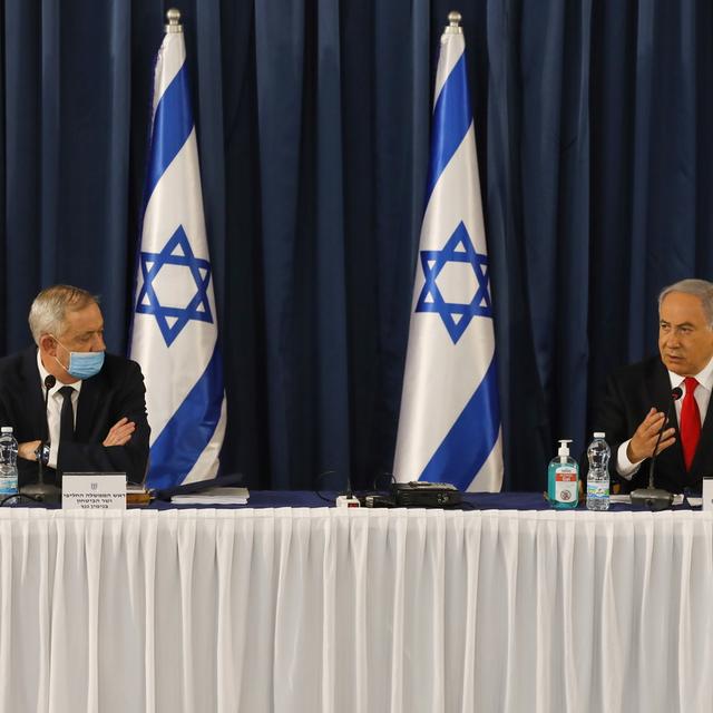 Le ministre de la Défense Benny Gantz et le Premier ministre Benjamin Netanyahu en juin dernier. [Keystone - EPA/Menahem Kahana]