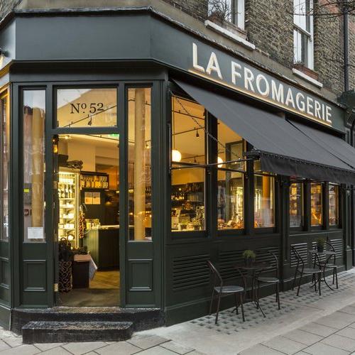 Patricia Michelson, fondatrice de la Fromagerie à Londres, s'inquiète de l'évolution des procédures douanières et taxes à l'importation après le Brexit. [lafromagerie.co.uk - La Fromagerie]