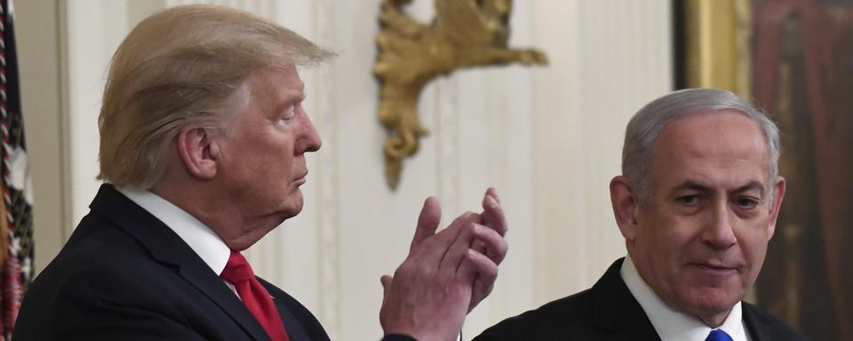 Le « deal du siècle » de Donald Trump sur le conflit israélo-palestinien affiche un soutien unilatéral à Benjamin Netanyahu. [AP Photo/Keystone - Susan Walsh]