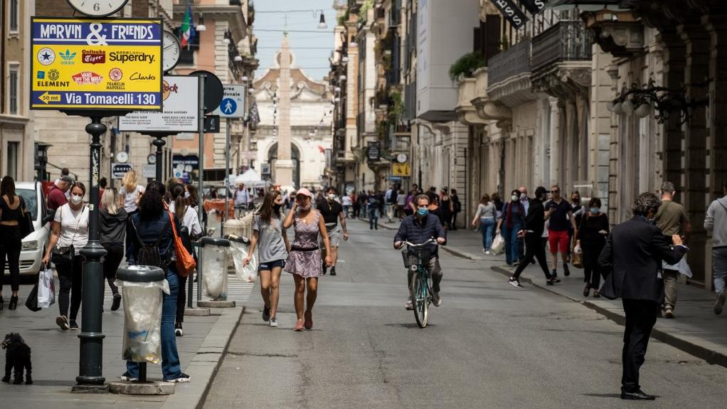 Les Italiens se sont réappropriés les rues de Rome lundi [AFP/NurPhoto - Andrea Ronchini]