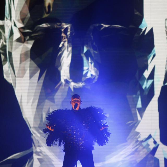 Neil Tennant, le chanteur des Pet Shop Boys, lors d'un concert à Pékin le 11 août 2013. [Xinhua via AFP - Yang Le]