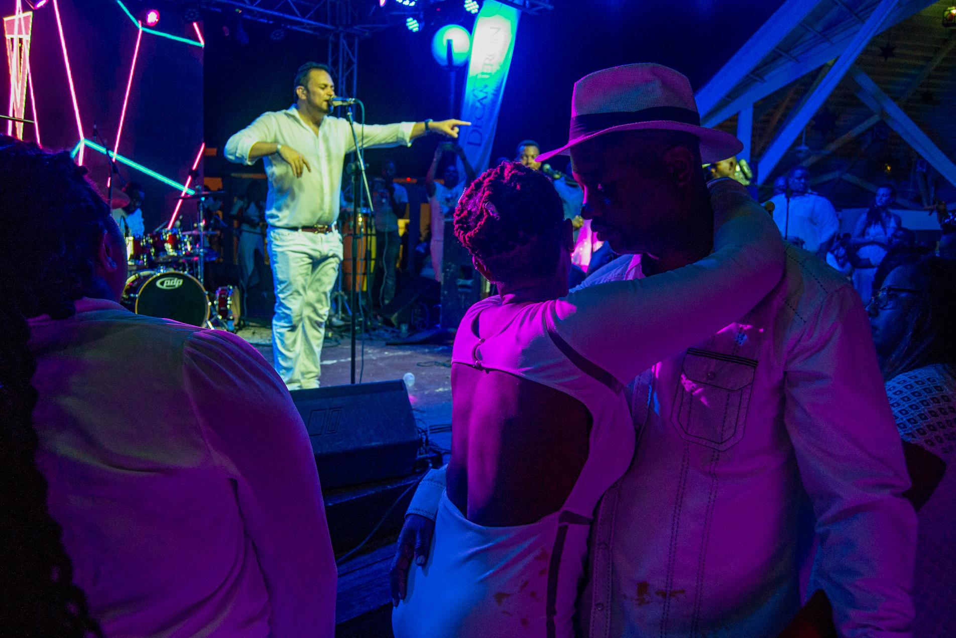 Le chanteur Roberto Martino, T-Vice, qui vit à Miami lors d'un concert à Port-au-Prince en Haïti, en décembre 2019. [RTS - Georges Harry Rouzier]