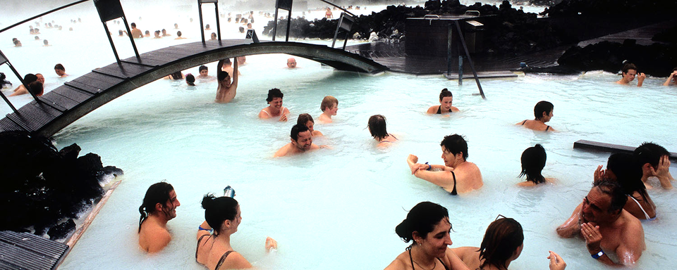 Les bains font partie de l'ADN des Islandais. [Hemis/AFP - Romain]