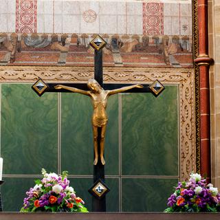 Jésus-Christ sur la croix dans l'église de Brême. [Depositphotos - bifeelstock]