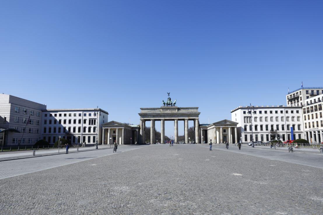 6 avril: quasiment personne à la Porte de Brandebourg, au centre de Berlin. [afp - Habdulhamid Hosbas / Anadolu Agency]