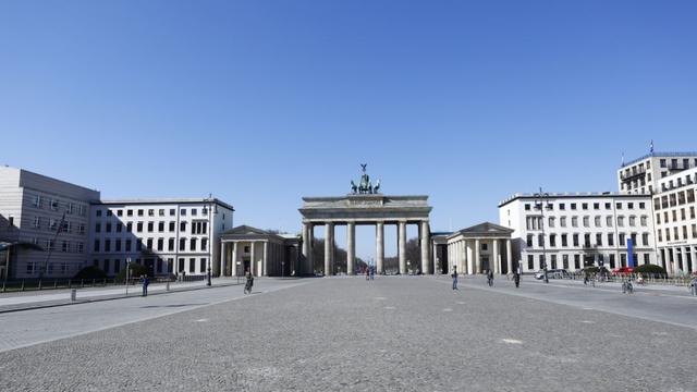 6 avril: quasiment personne à la Porte de Brandebourg, au centre de Berlin. [afp - Habdulhamid Hosbas / Anadolu Agency]