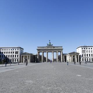 6 avril: quasiment personne à la Porte de Brandebourg, au centre de Berlin. [afp - Habdulhamid Hosbas / Anadolu Agency]