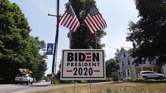 La campagne présidentielle de Joe Biden est soutenue par l'ancien président Barack Obama. [Keystone/AP Photo - Charles Krupa]
