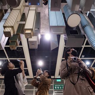 Des visiteurs de la précédente édition de Art Basel Hong Kong, le 29 mars 2019. [AFP - Philip FONG]