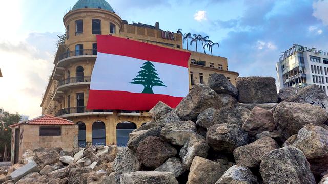 Le drapeau libanais sur la Place des martyrs à Beyrouth. [RTS - Mouna Hussain]