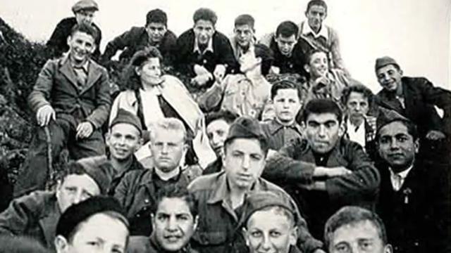 Groupe d'enfants de Buchenwald lors d'une sortie. [ETHZ]