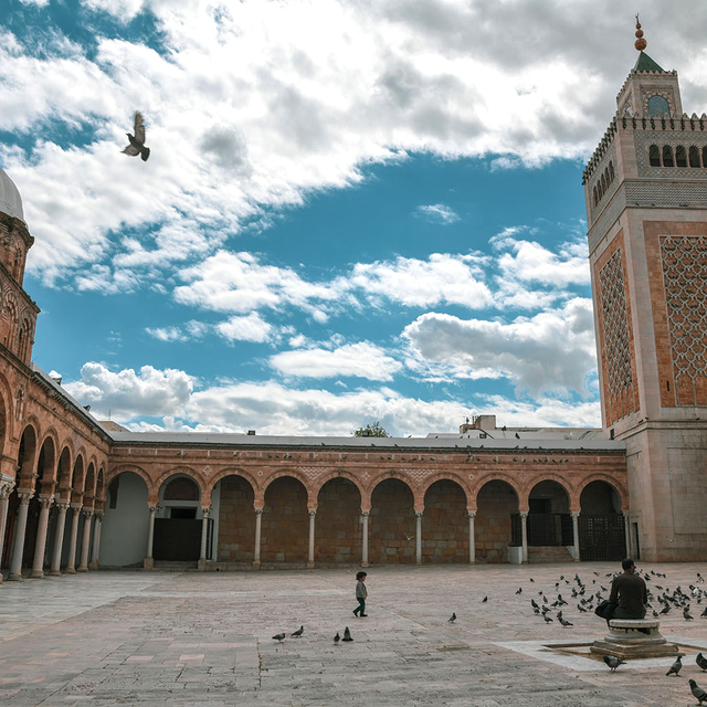 Pour beaucoup de musulmans, le ramadan se passeera loin des mosquées (ici à Tunis). [Hans Lucas/AFP - Jérôme Leblois]