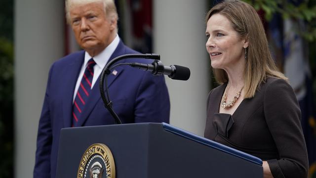 Le président américain Donald Trump a nommé samedi la juge Amy Coney Barrett, une catholique pratiquante de 48 ans anti-avortement, à la cour suprême. [keystone - Alex Brandon]