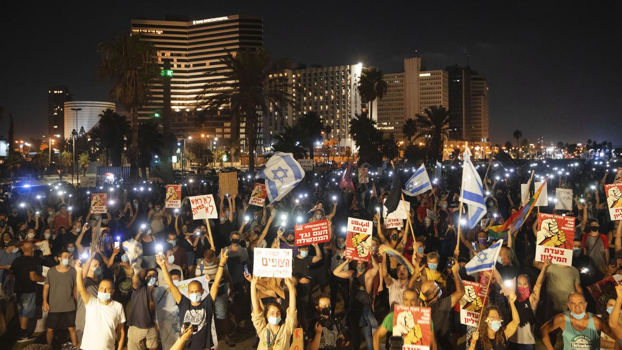Les manifestations contre Benjamin Netanyahu ne faiblissent pas en Israël. [Keystone - AP Photo/Oded Balilty]