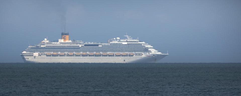 Un bateau de croisière au large de l'entrée du port de Miami en Floride. [Cristobal Herrera]