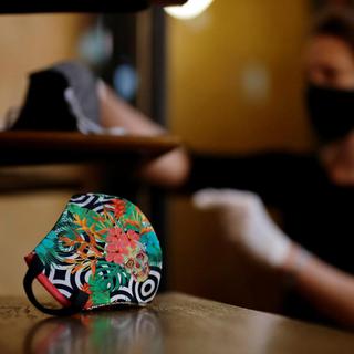 Une exposition sur les masques de protection s'est ouverte dans un musée praguois. [REUTERS - David W. Cerny]