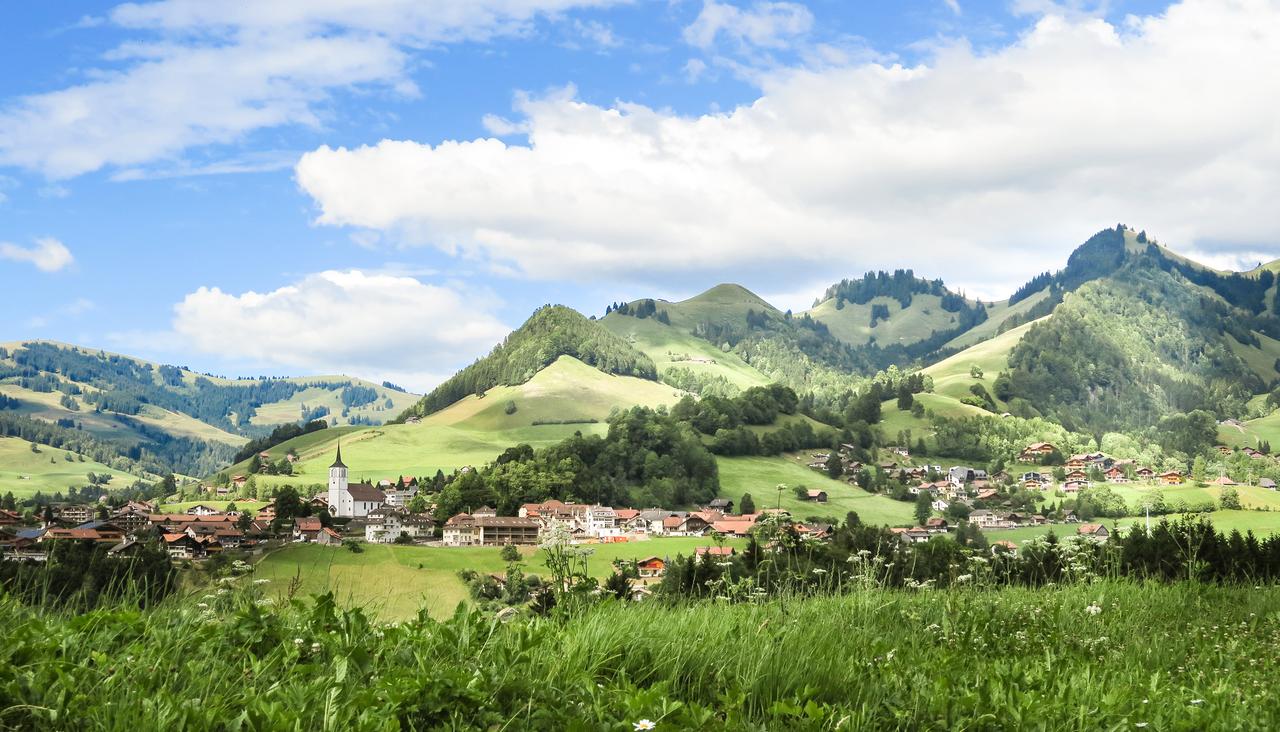 Le village de Charmey dans le canton de Fribourg. [La Gruyère Tourisme.]